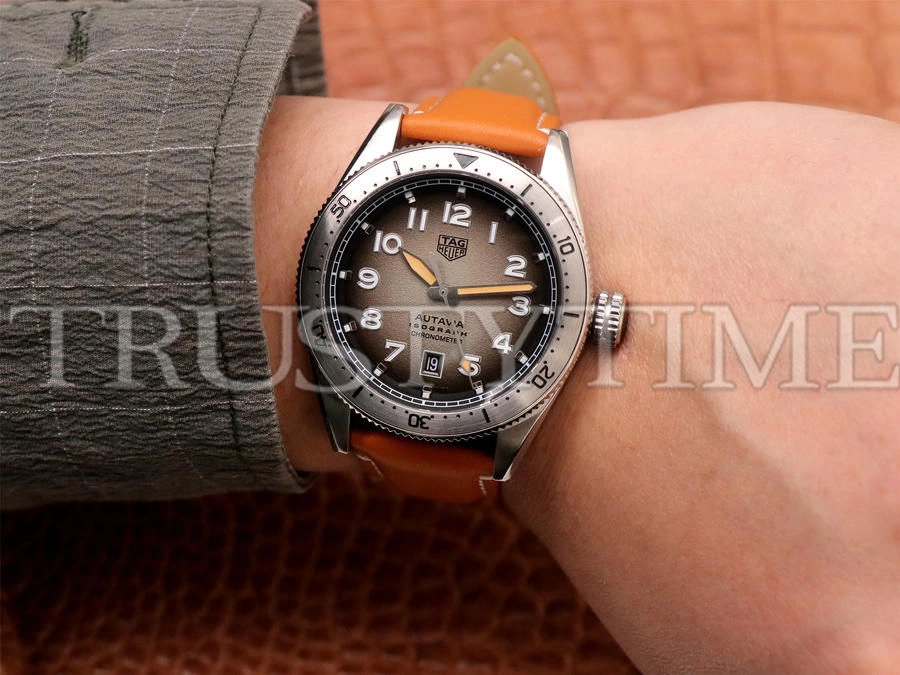 Копия часов Tag Heuer Autavia Isograph Calibre 5 42mm WBE5111.FC8267