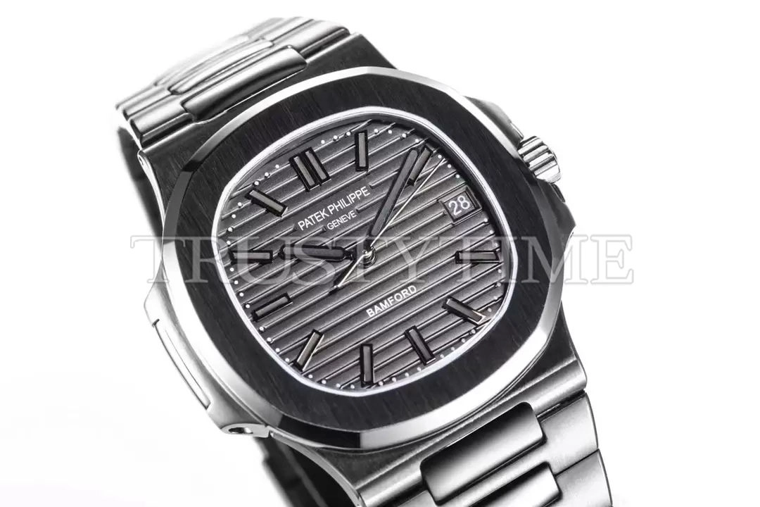 Копия часов Patek Philippe Nautilus 40mm Bamford 5711