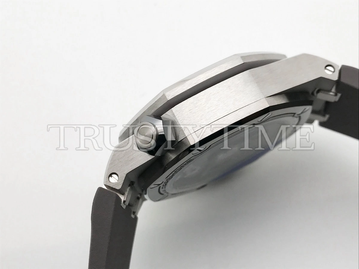 Копия часов Audemars Piguet Royal Oak Offshore Diver 15720ST.OO.A009CA.01