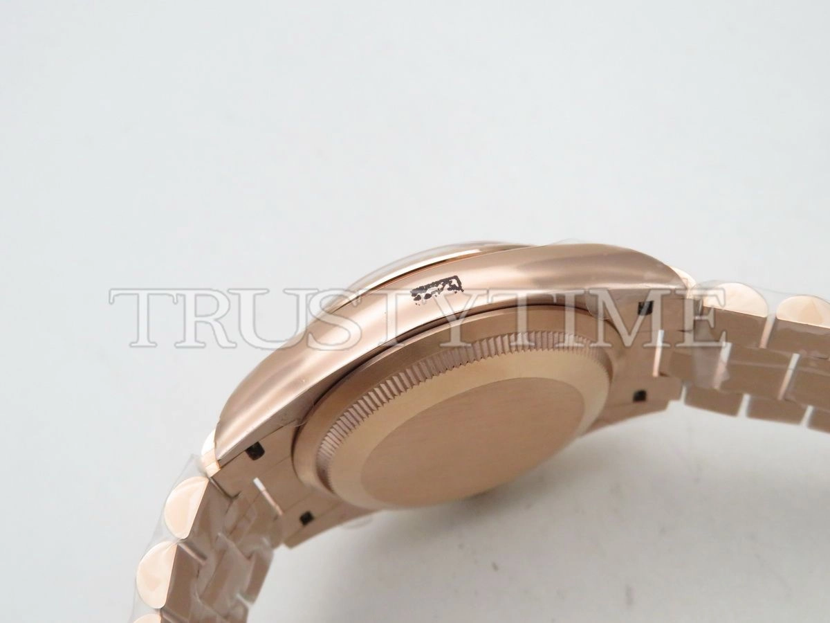 Копия часов Rolex Day-Date 36mm 128235-0029