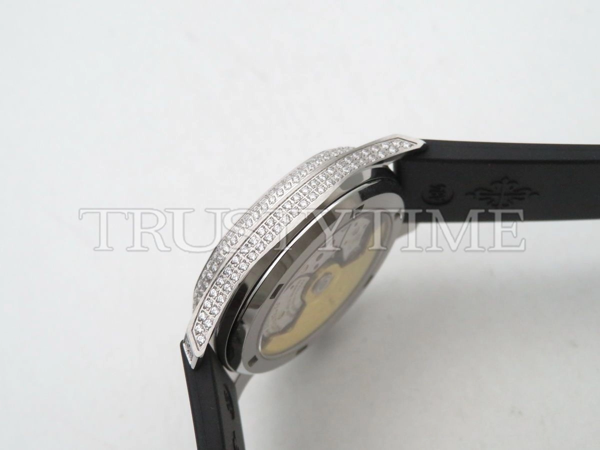 Копия часов Patek Philippe Aquanaut Automatic Ladies 35mm 5069G-001