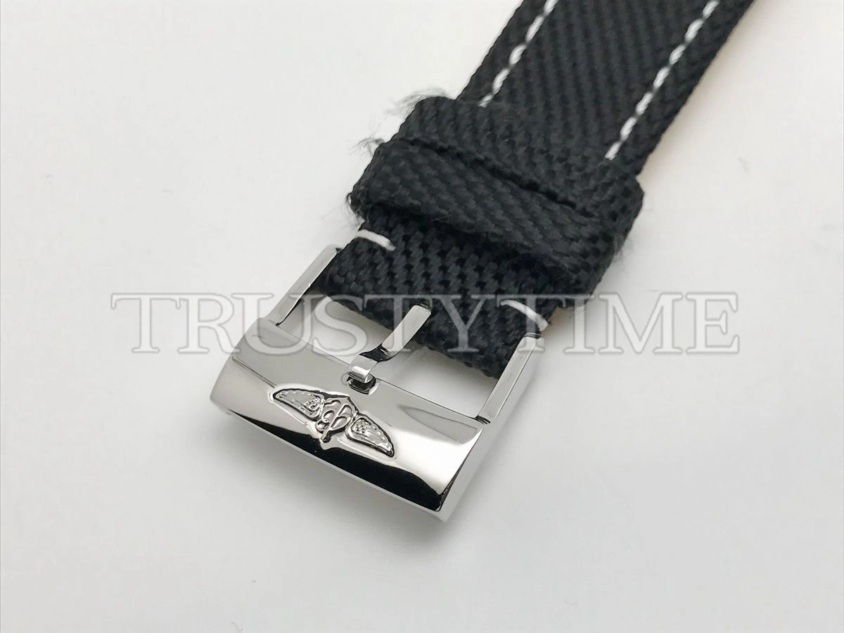 Копия часов Breitling Avenger Automatic GMT 43 A32397101A1X1