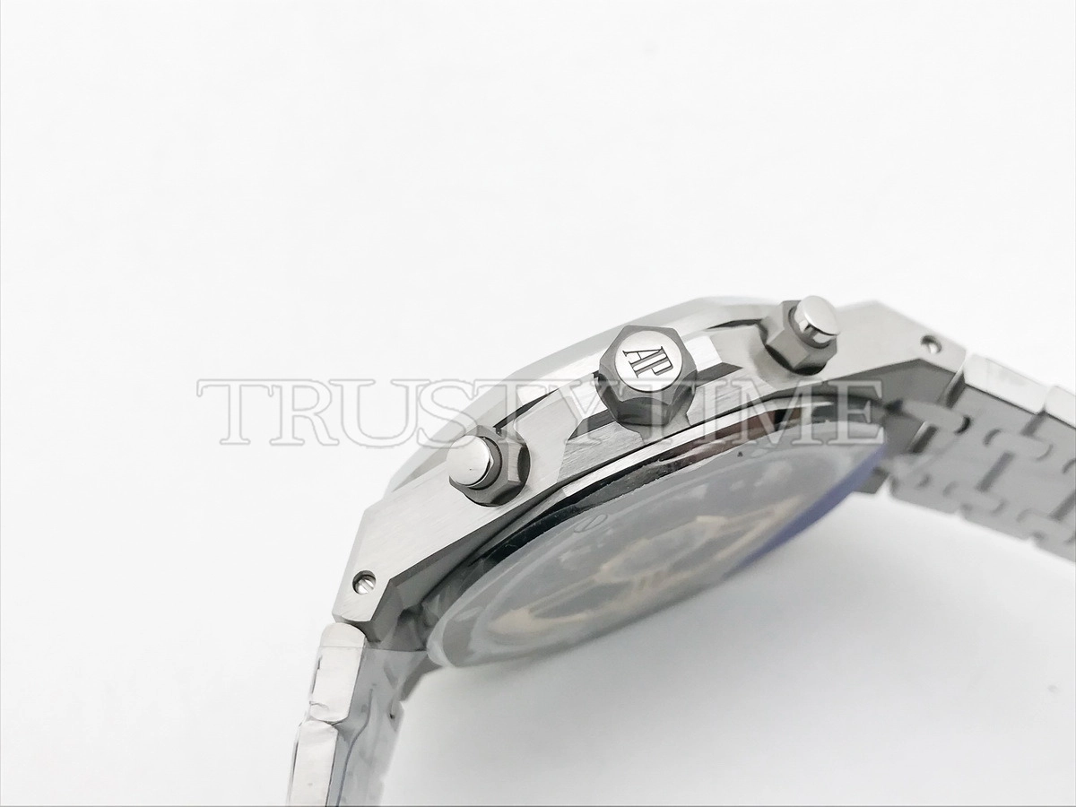 Копия часов Audemars Piguet Royal Oak Selfwinding Chronograph 26240ST.OO.1320ST.05