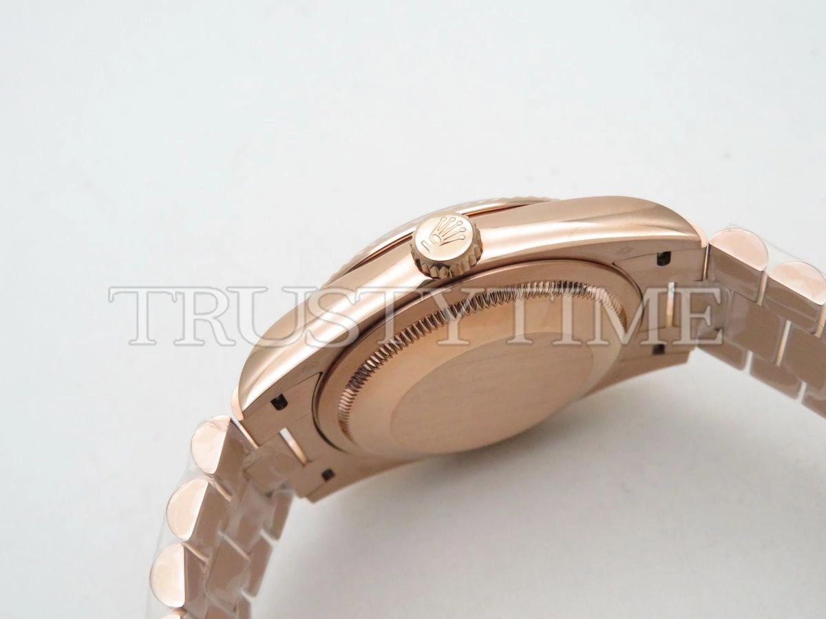 Копия часов Rolex Day-Date 36mm 118235F-0004