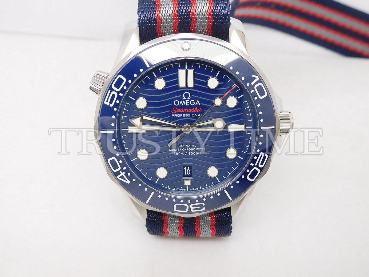 Копия часов Omega Seamaster Diver 300m Co-axial Chronometer NATO 42mm 210.30.42.20.03.001