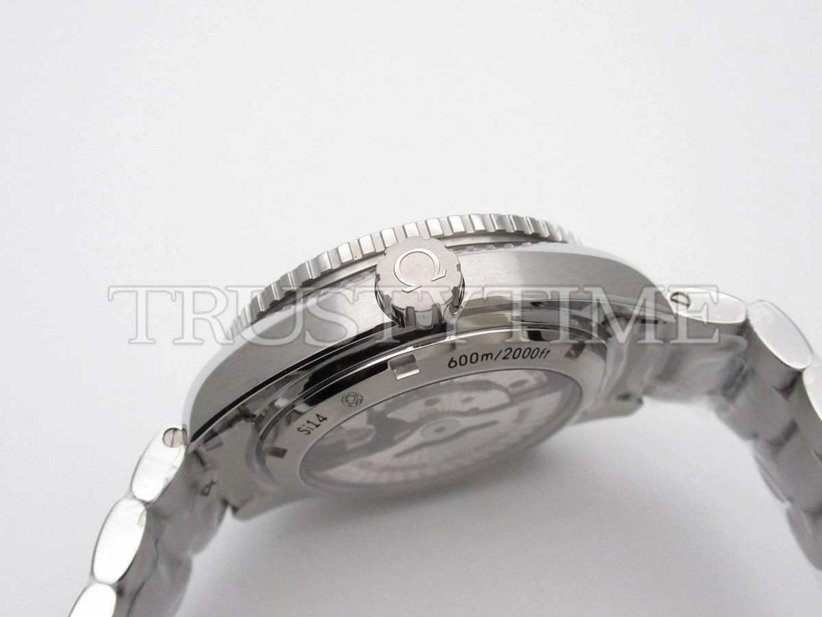 Копия часов Omega Seamaster Planet Ocean 600m Co‑Axial Master Chronometer GMT 43.5mm 232.30.44.22.01.002