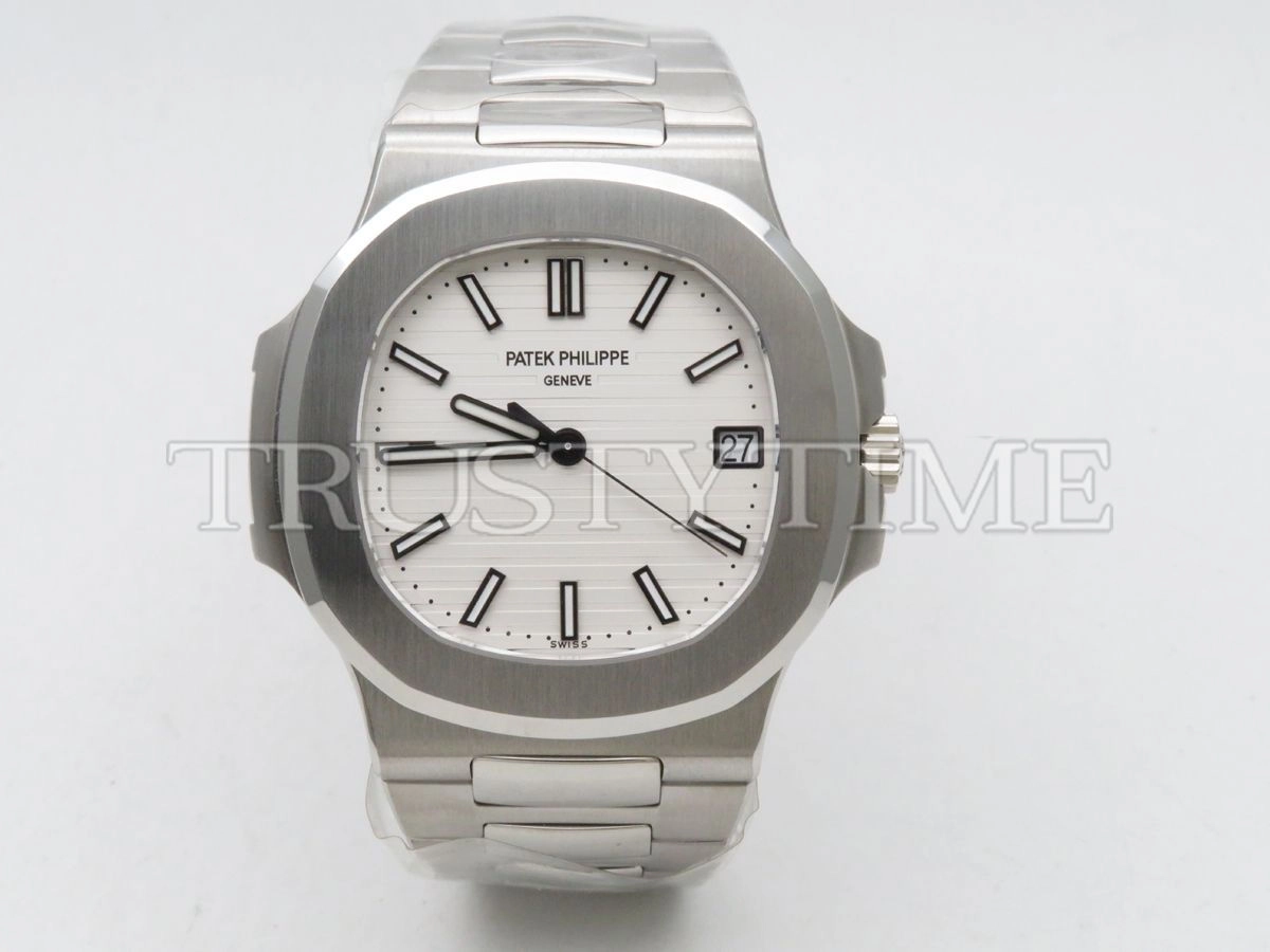 Копия часов Patek Philippe Nautilus 40mm 5711/1A-011