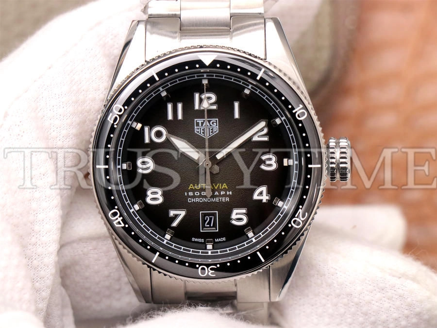 Копия часов Tag Heuer Autavia Isograph Calibre 5 42mm WBE5114.EB0173