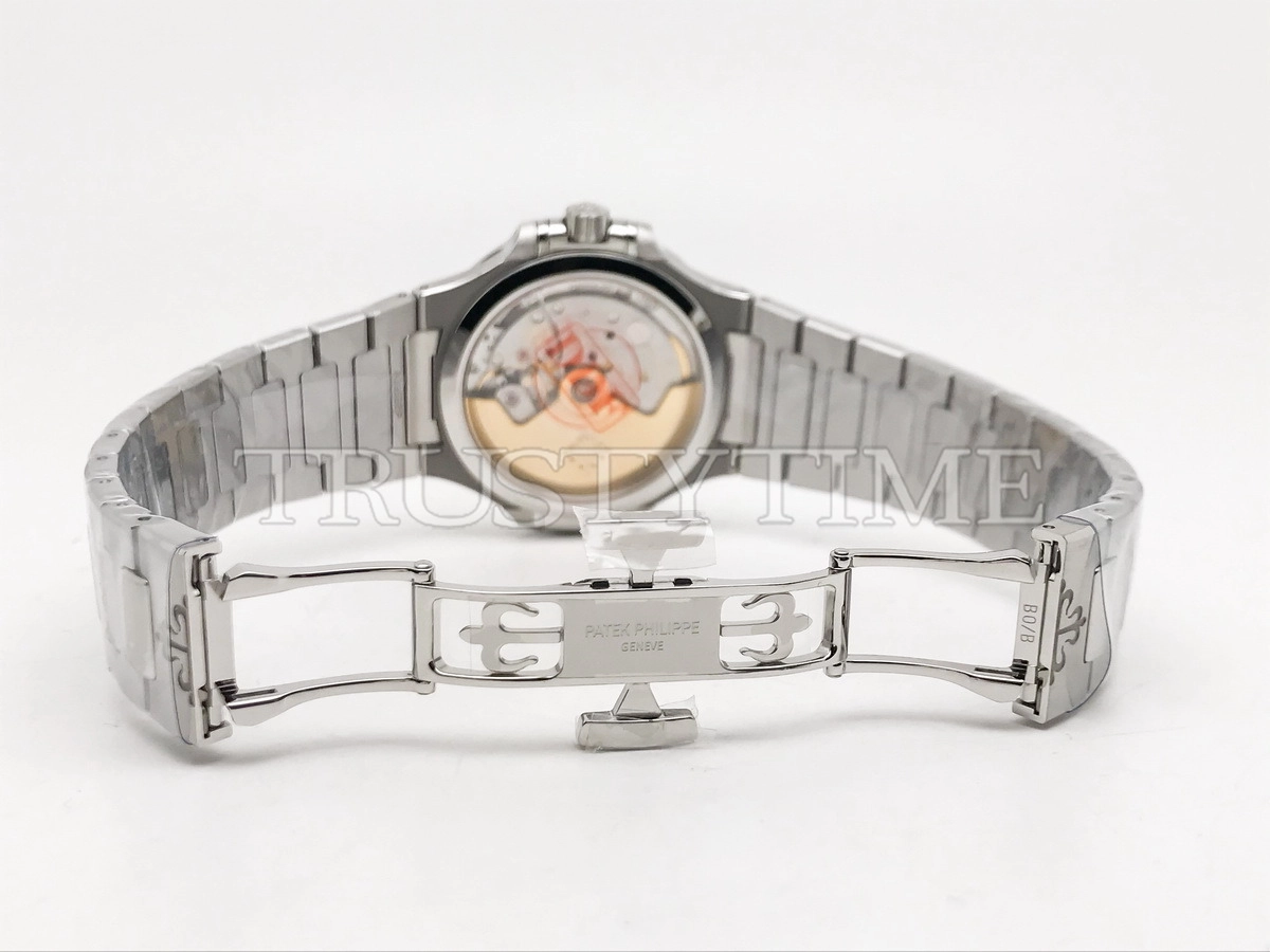 Копия часов Patek Philippe Nautilus Ladies 35mm 7118/1200A-010 Арт.PP-0776