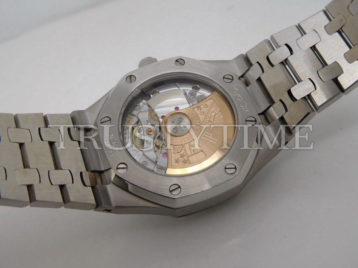 Копия часов Audemars Piguet Royal Oak Frosted 37mm 15454BC.GG.1259BC.03