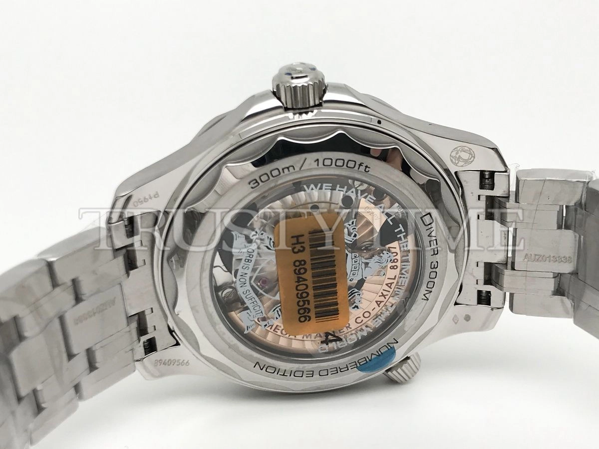 Копия часов Omega Seamaster Diver 300M Master Co-Axial Platinum Aston Martin Neiman Marcus 42mm 210.93.42.20.99.001