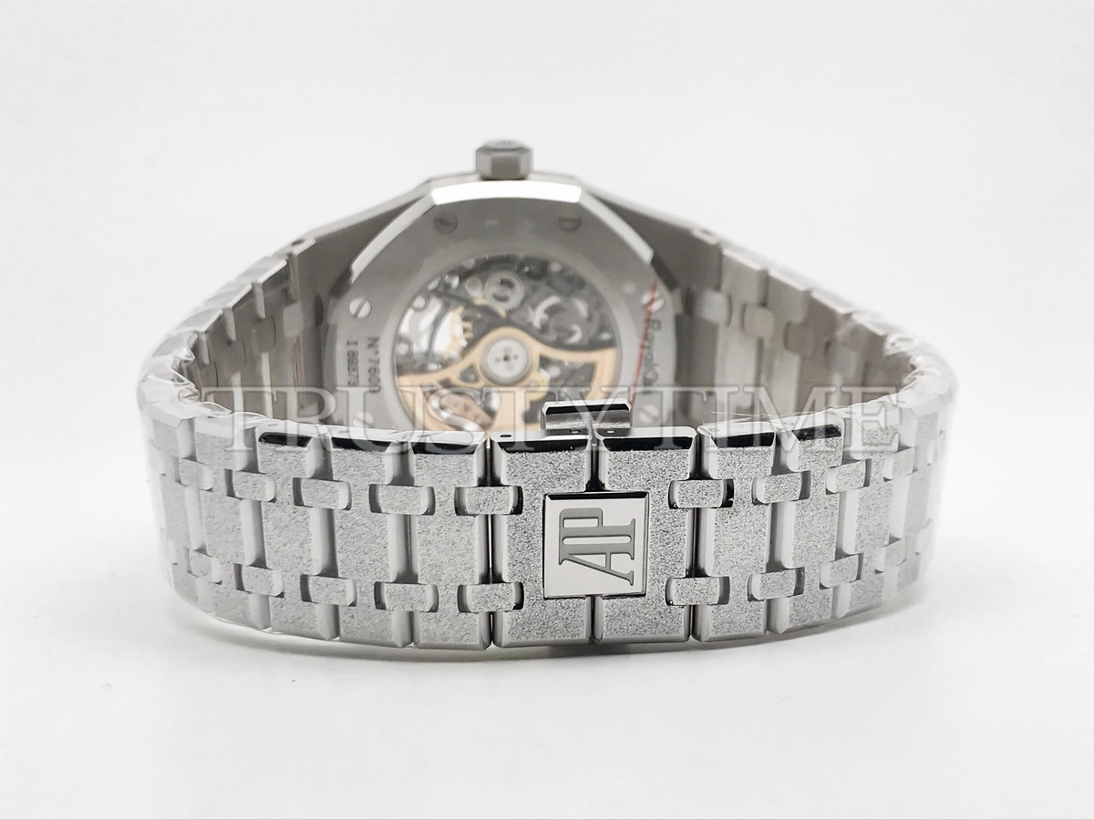 Копия часов Audemars Piguet Royal Oak Frosted Double Balance Wheel 15407BC.GG.1224BC.01