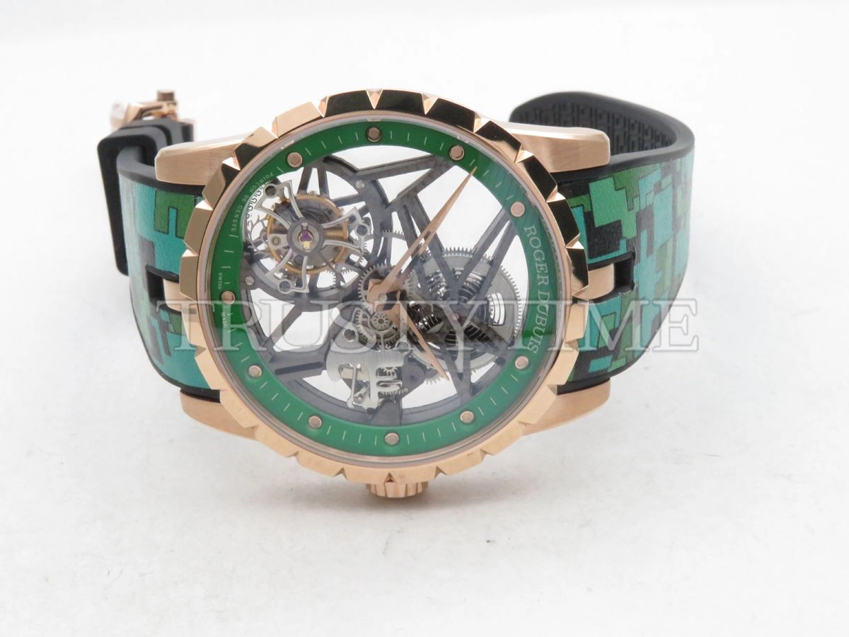 Копия часов Roger Dubuis Excalibur Skeleton Flying Tourbillon Green