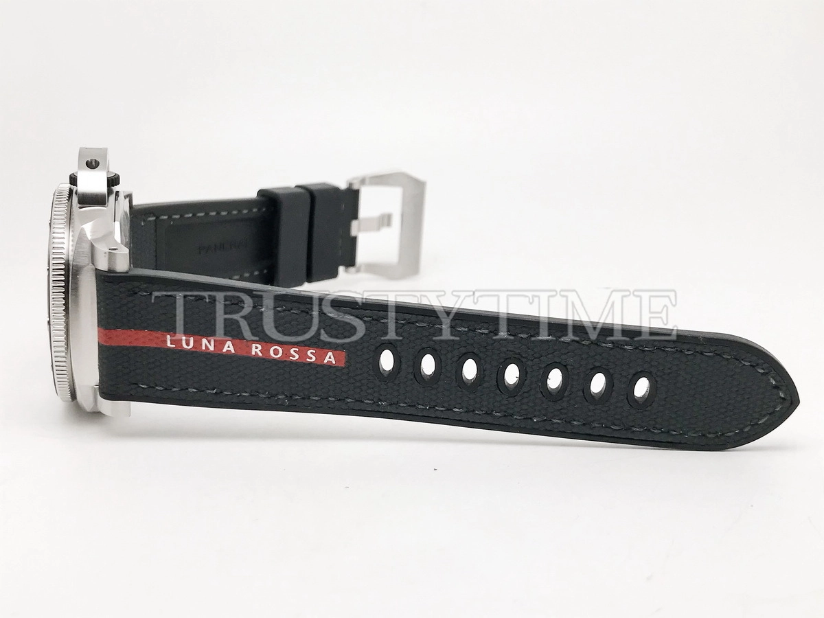 Копия часов Panerai Submersible QuarantaQuattro Luna Rossa 44mm PAM01681