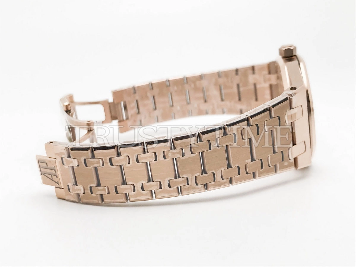 Копия часов Audemars Piguet Royal Oak Ladies 33mm 67651OR.ZZ.1261OR.01