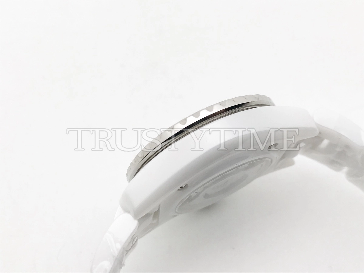 Копия часов Chanel J-12 33 H10472