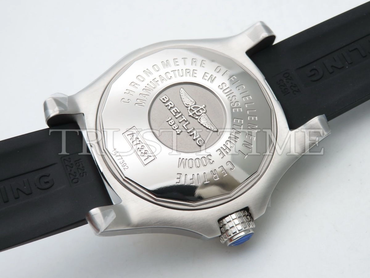 Копия часов Breitling Avenger II Seawolf 45 A17331101I1S1