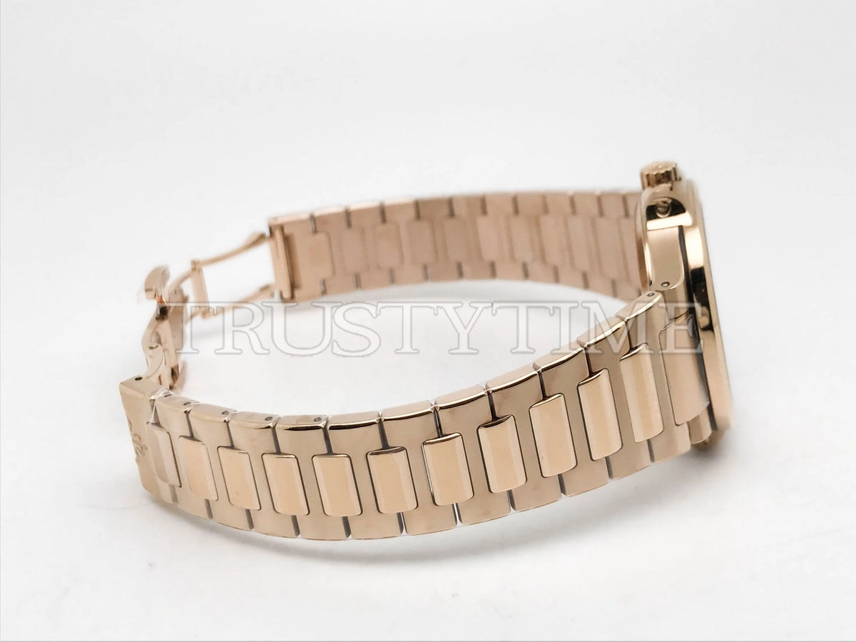 Копия часов Patek Philippe Nautilus Ladies 35mm 7118/1R-010