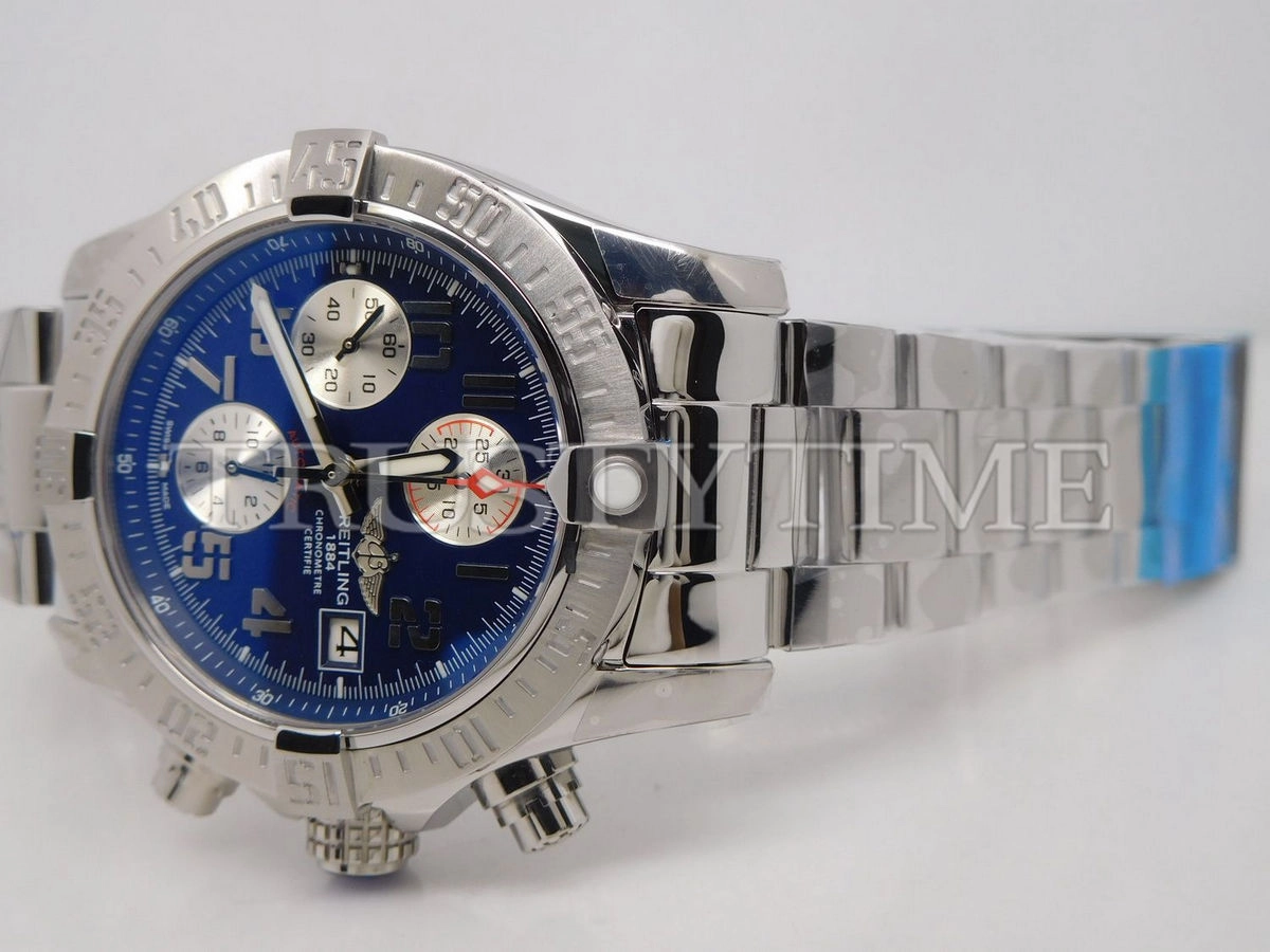 Копия часов Breitling Avenger II Chronograph 43 A13381111C1A1