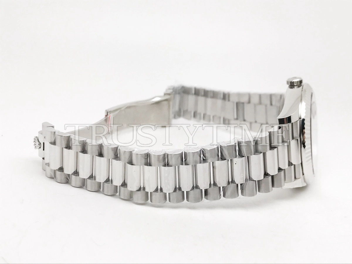 Копия часов Rolex Day-Date 40mm 228239-0046