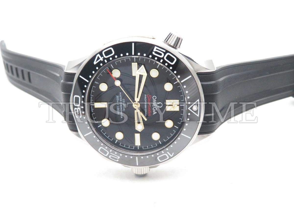 Копия часов Omega Seamaster Diver 300m Co-axial Chronometer James Bond Limited Edition No Date 42mm 210.22.42.20.01.003