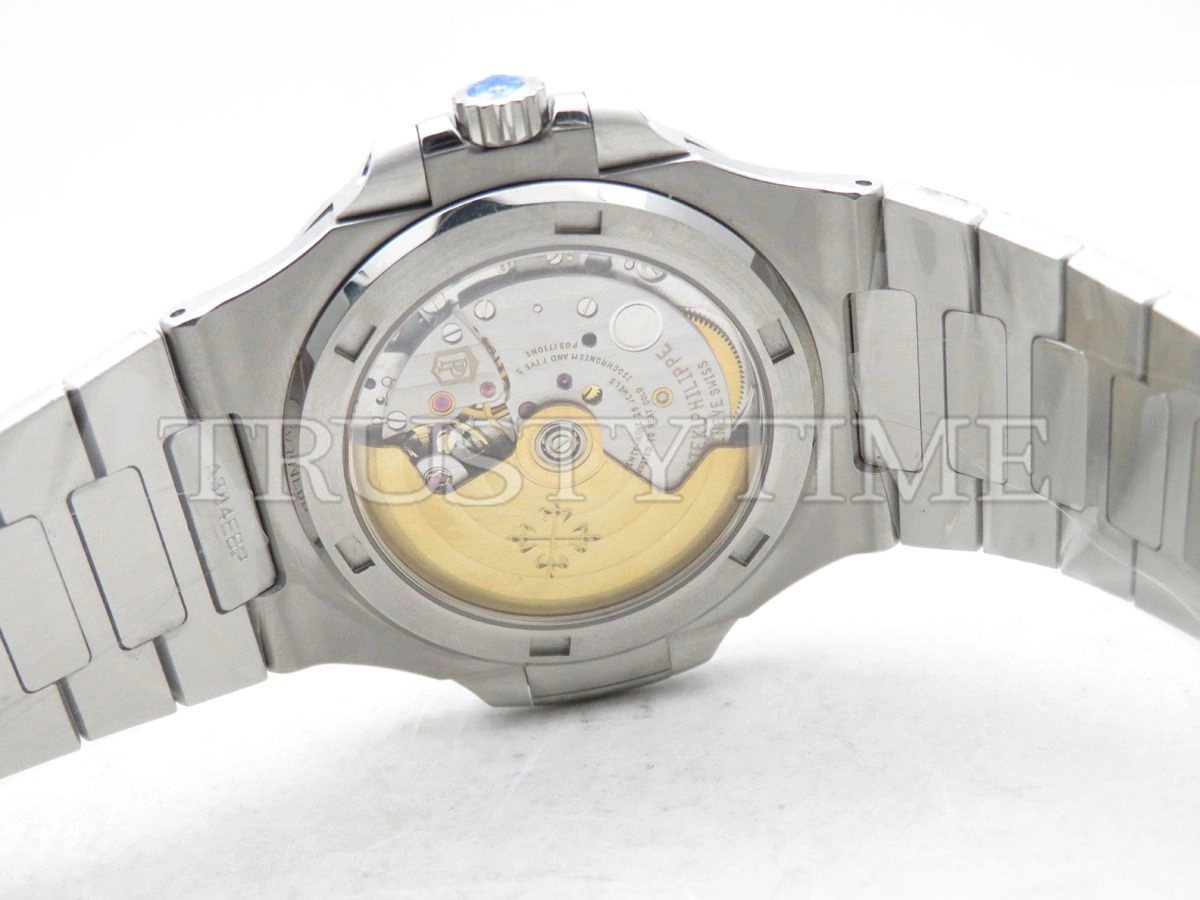 Копия часов Patek Philippe Nautilus 40mm 5711/1300A-001