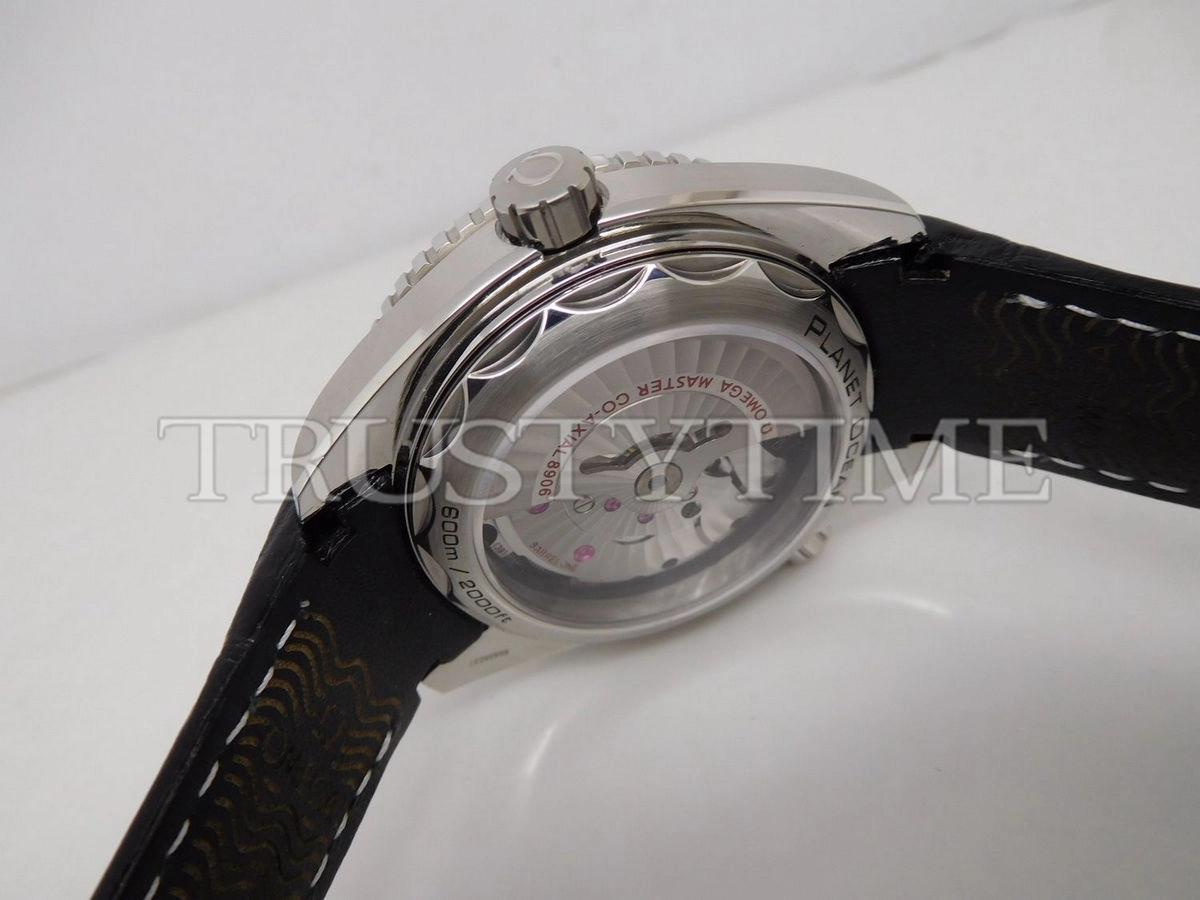 Копия часов Omega Seamaster Planet Ocean 600m Co‑Axial Master Chronometer GMT 43.5mm 215.33.44.22.01.001