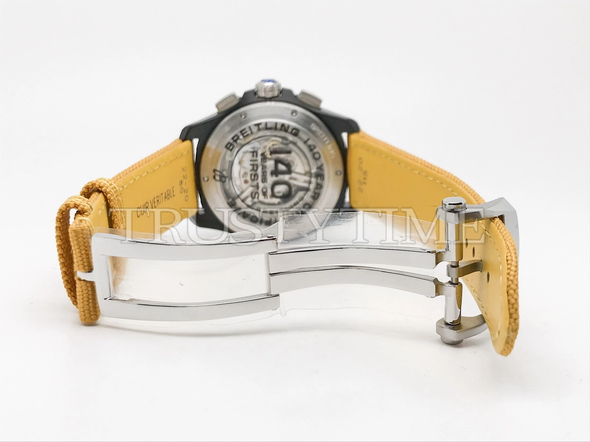 Копия часов Breitling Aneger B01 Chronograph 44 Night Mission SB0147101I1X1