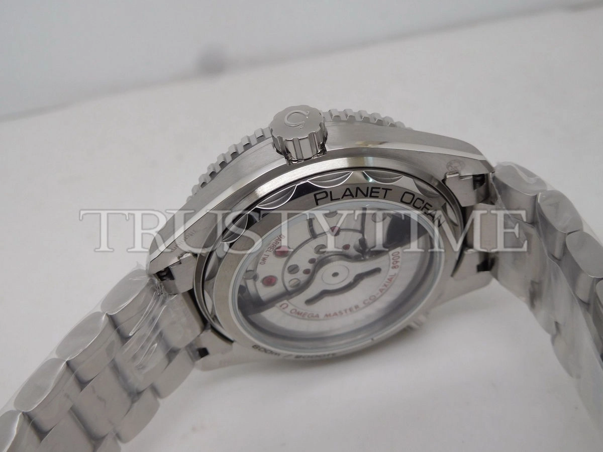 Копия часов Omega Seamaster Planet Ocean 600m Co-axial Chronometer 43,5mm 215.90.44.21.99.001
