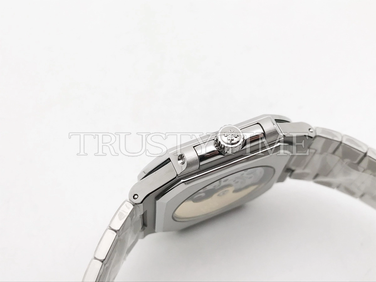 Копия часов Patek Philippe Cubitus 5821/1A-001