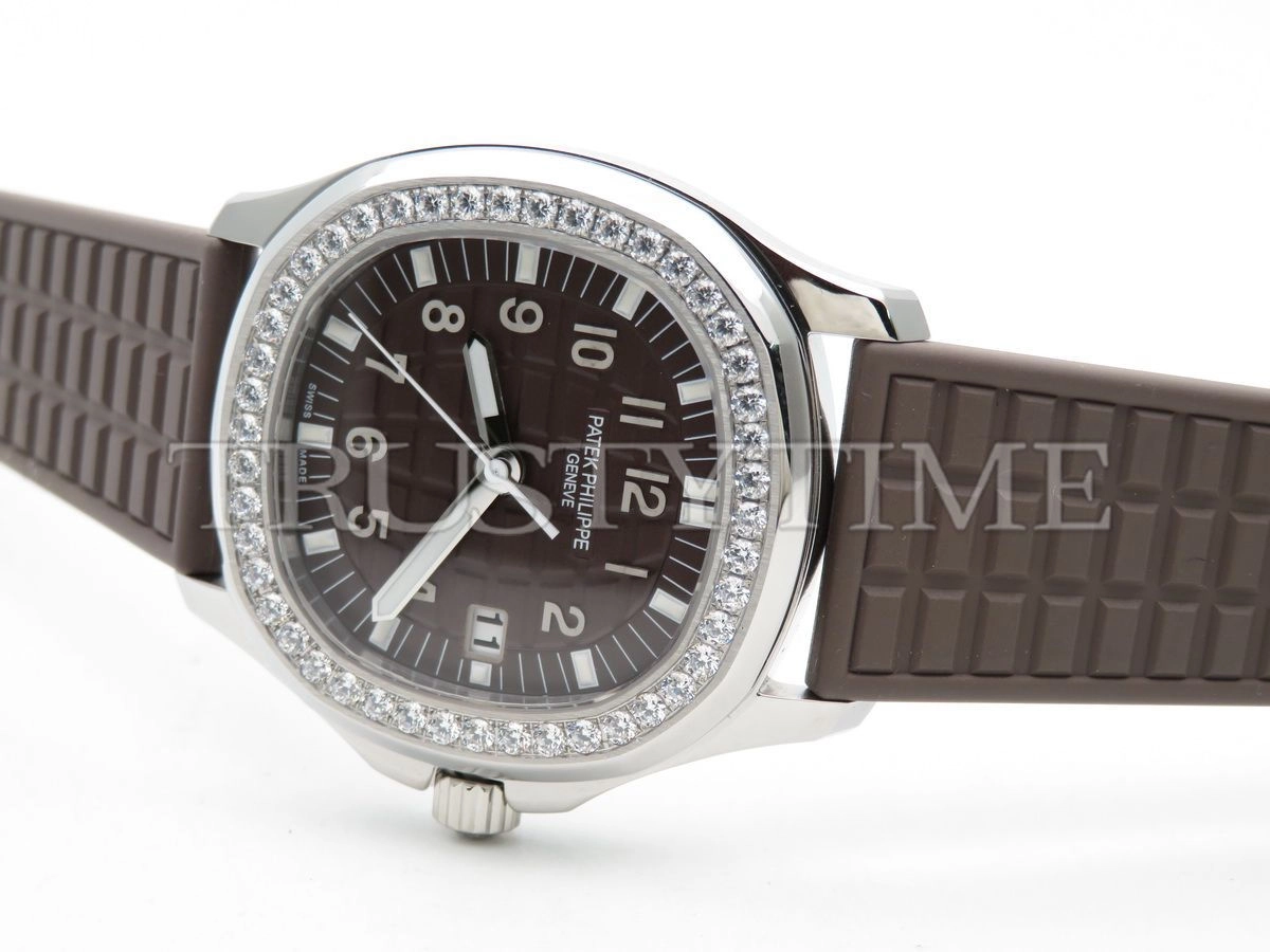 Копия часов Patek Philippe Aquanaut Quartz Ladies 35mm 5067A-023
