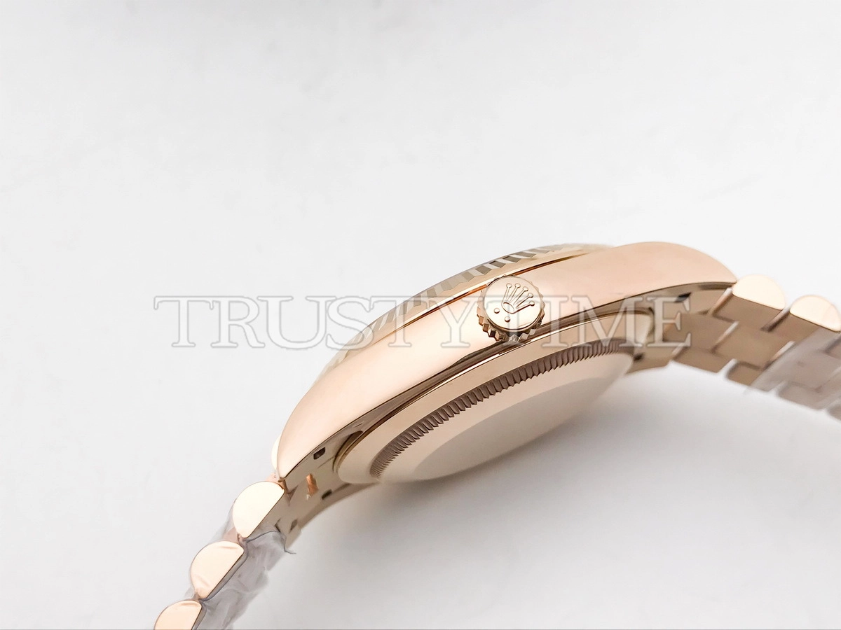 Копия часов Rolex Day-Date 40mm 228235-0032
