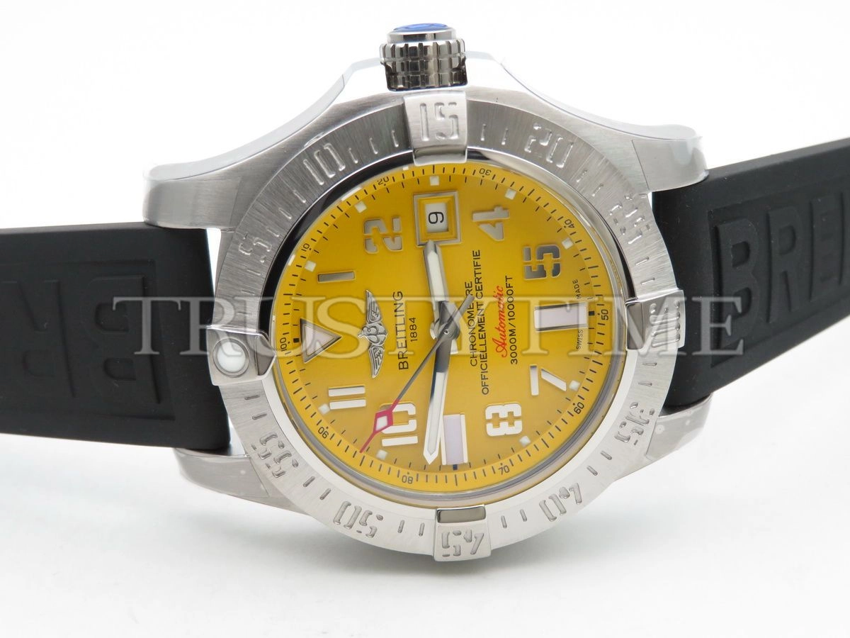 Копия часов Breitling Avenger II Seawolf 45 A17331101I1S1