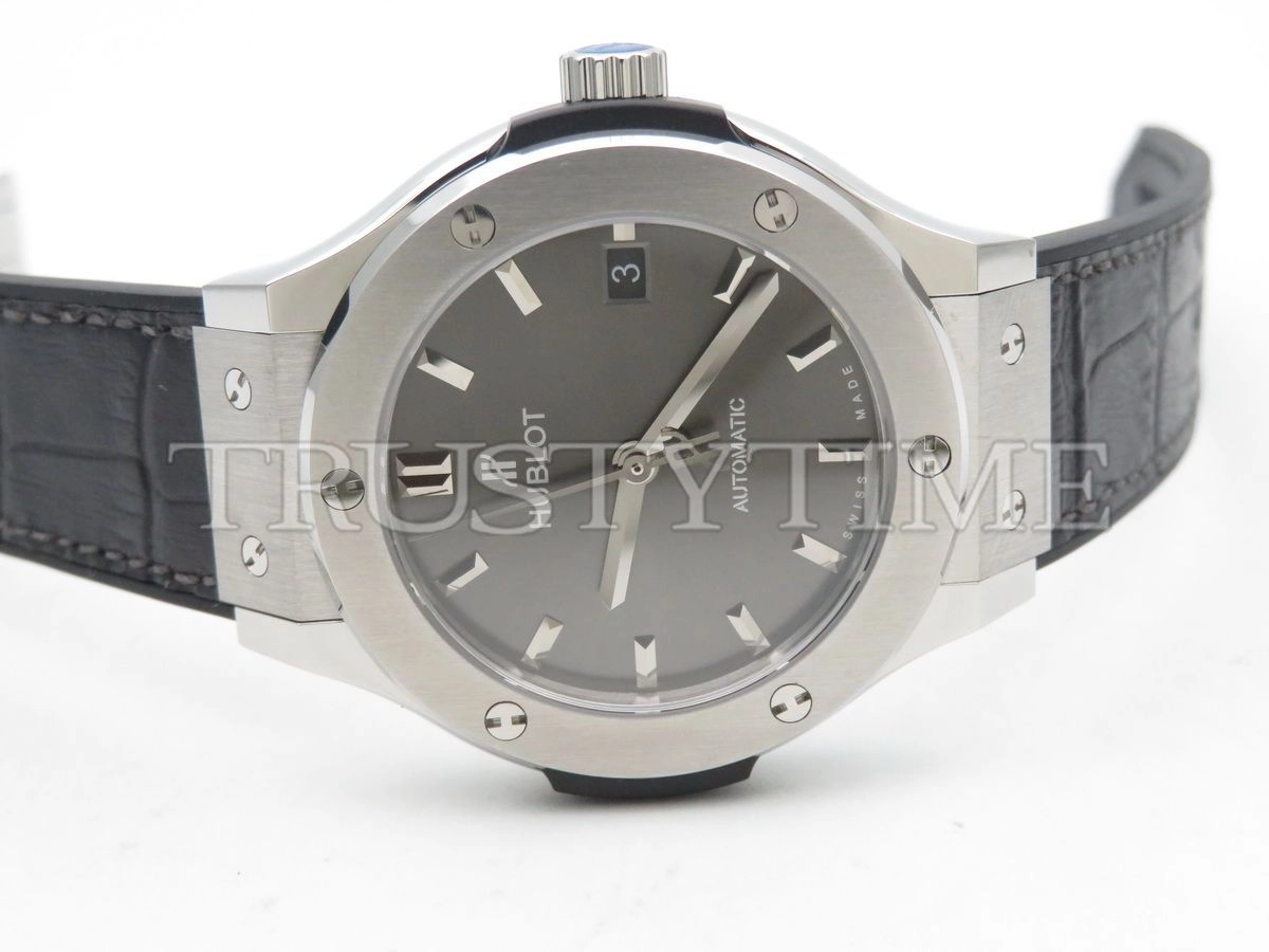 Копия часов Hublot Classic Fusion 38mm 565.NX.7071.LR