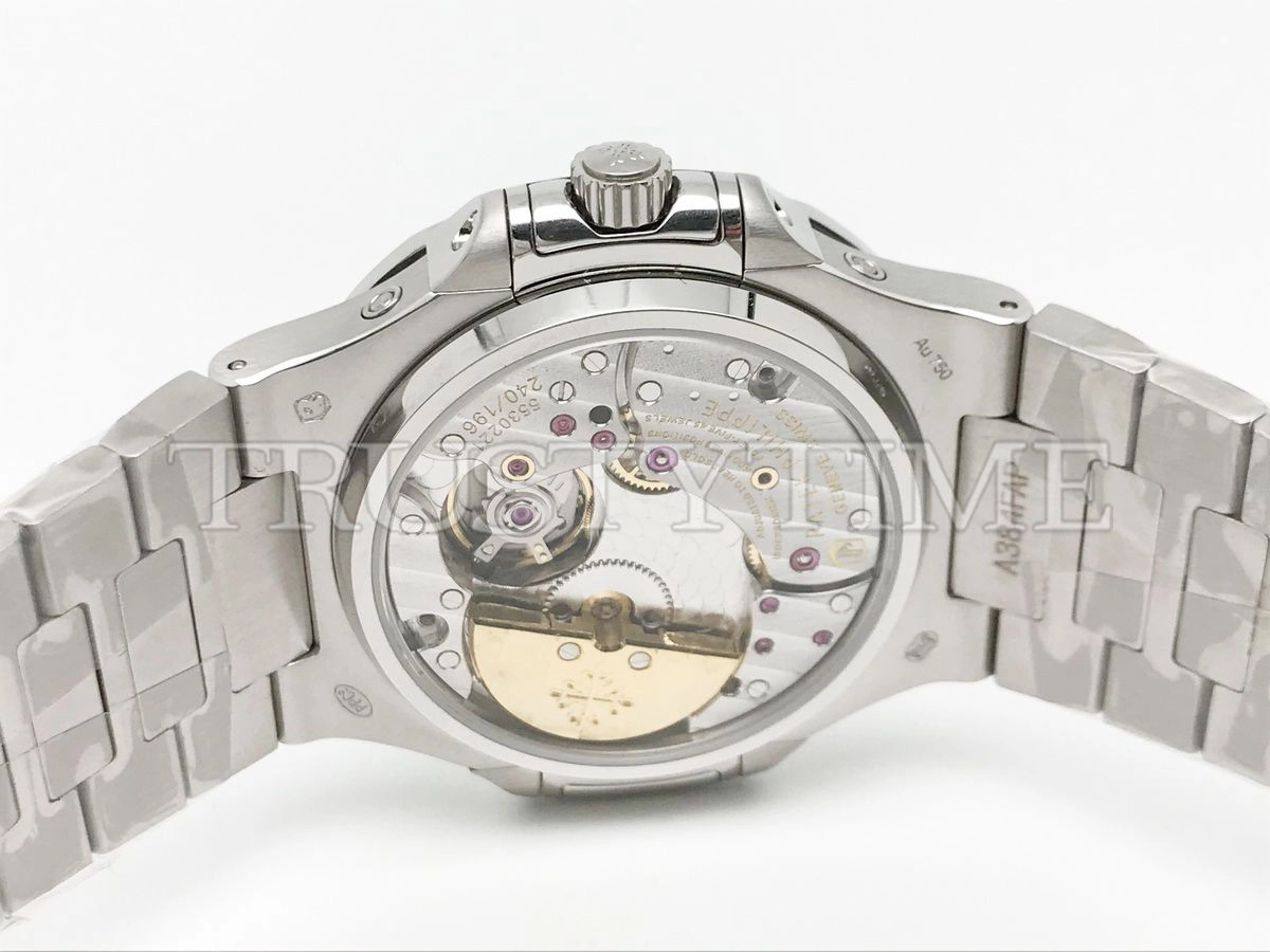 Копия часов Patek Philippe Nautilus Perpetual Calendar 40mm 5740/1G-001
