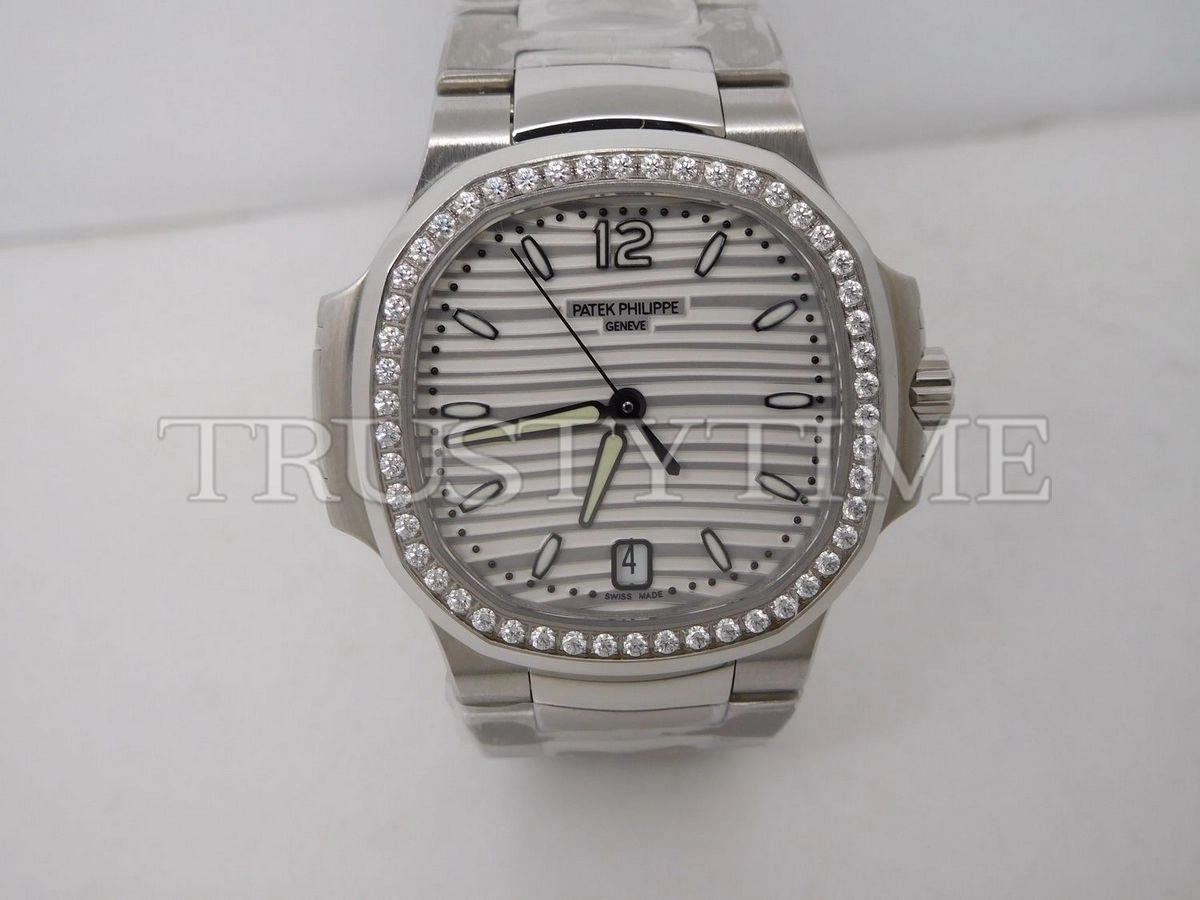 Копия часов Patek Philippe Nautilus Lades 34mm 7018/1A-001
