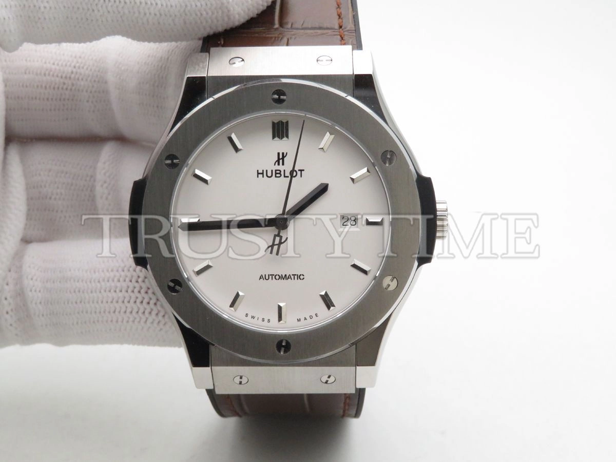 Копия часов Hublot Classic Fusion Titanium Opalin 45mm 511.NX.2611.LR