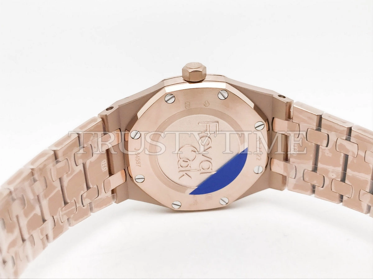 Копия часов Audemars Piguet Royal Oak Ladies 33mm 67651OR.ZZ.1261OR.02