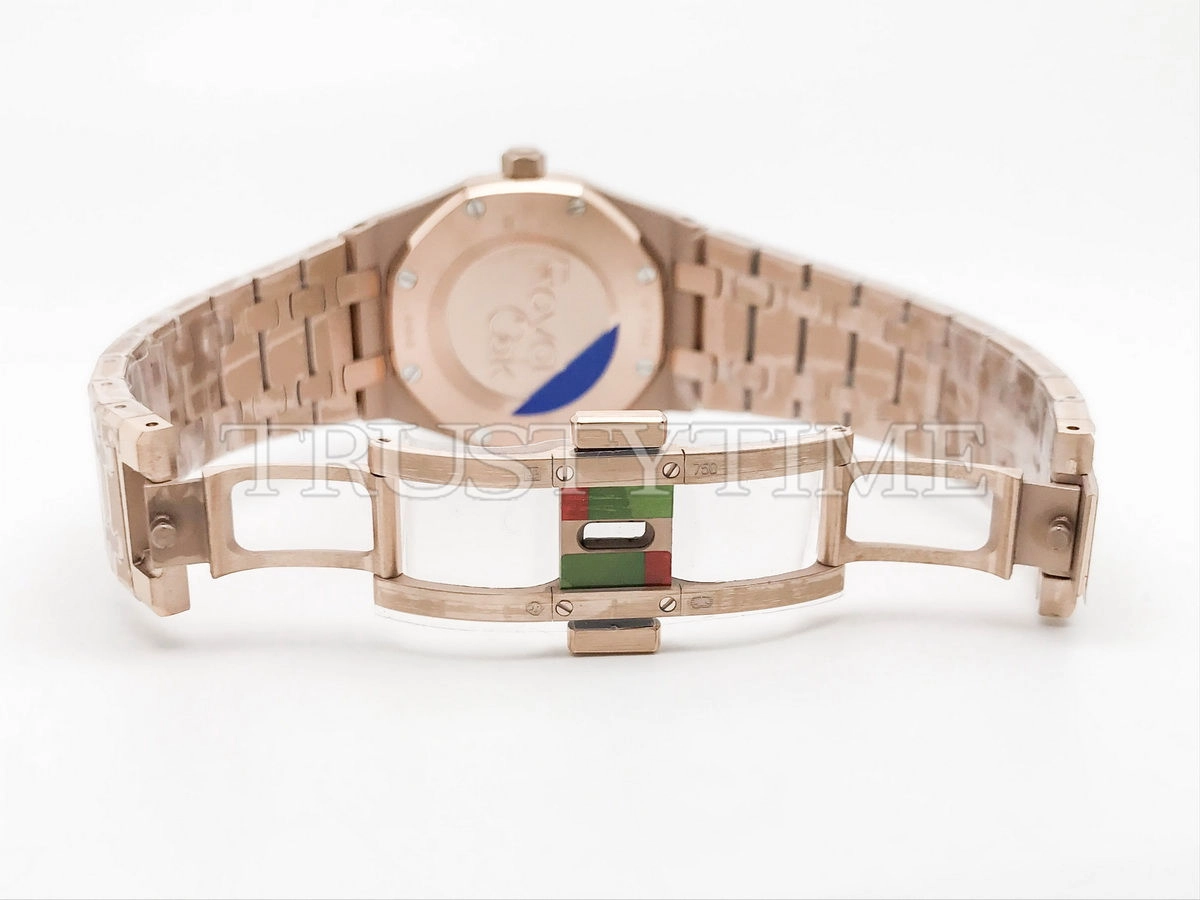 Копия часов Audemars Piguet Royal Oak Ladies 33mm 67651OR.ZZ.1261OR.03