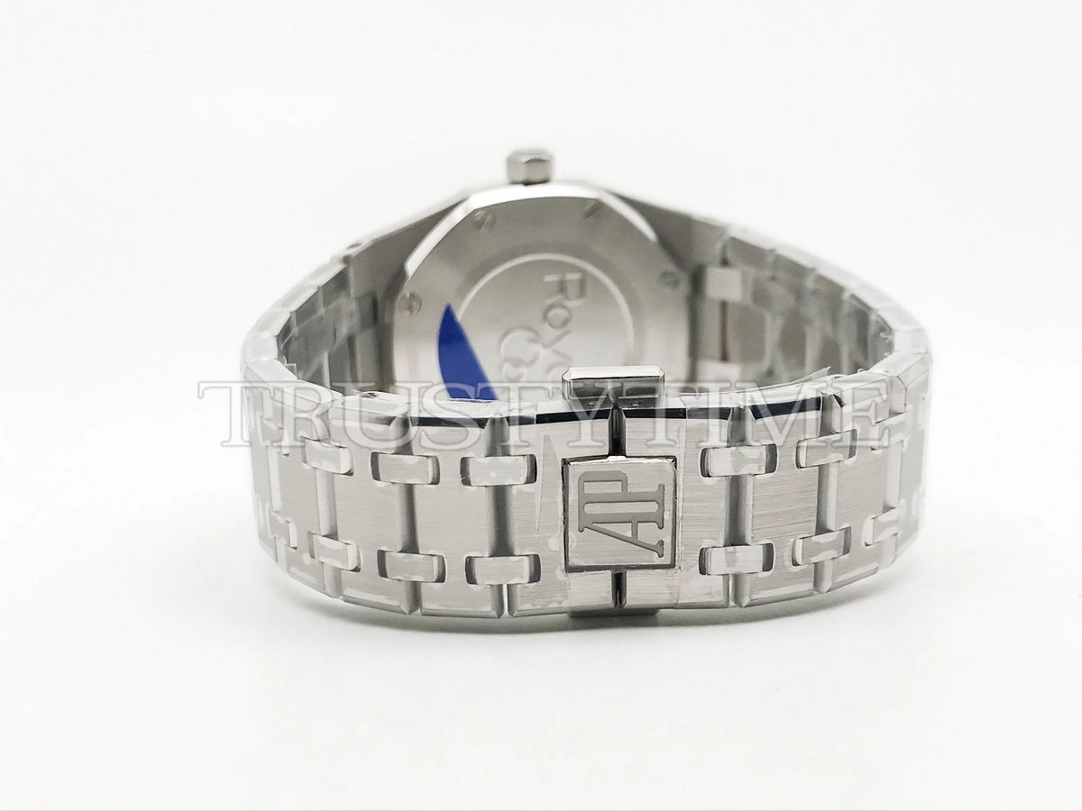 Копия часов Audemars Piguet Royal Oak Ladies 33mm 67651ST.ZZ.1261ST.01