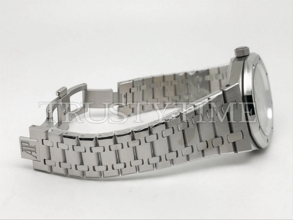 Копия часов Audemars Piguet Royal Oak Silver MAD Paris Edition Customized 1017 ALYX 9SM