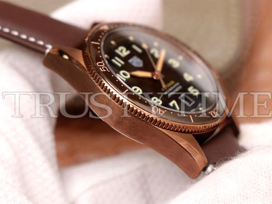 Копия часов Tag Heuer Autavia Isograph Calibre 5 42mm WBE5193.FC8300
