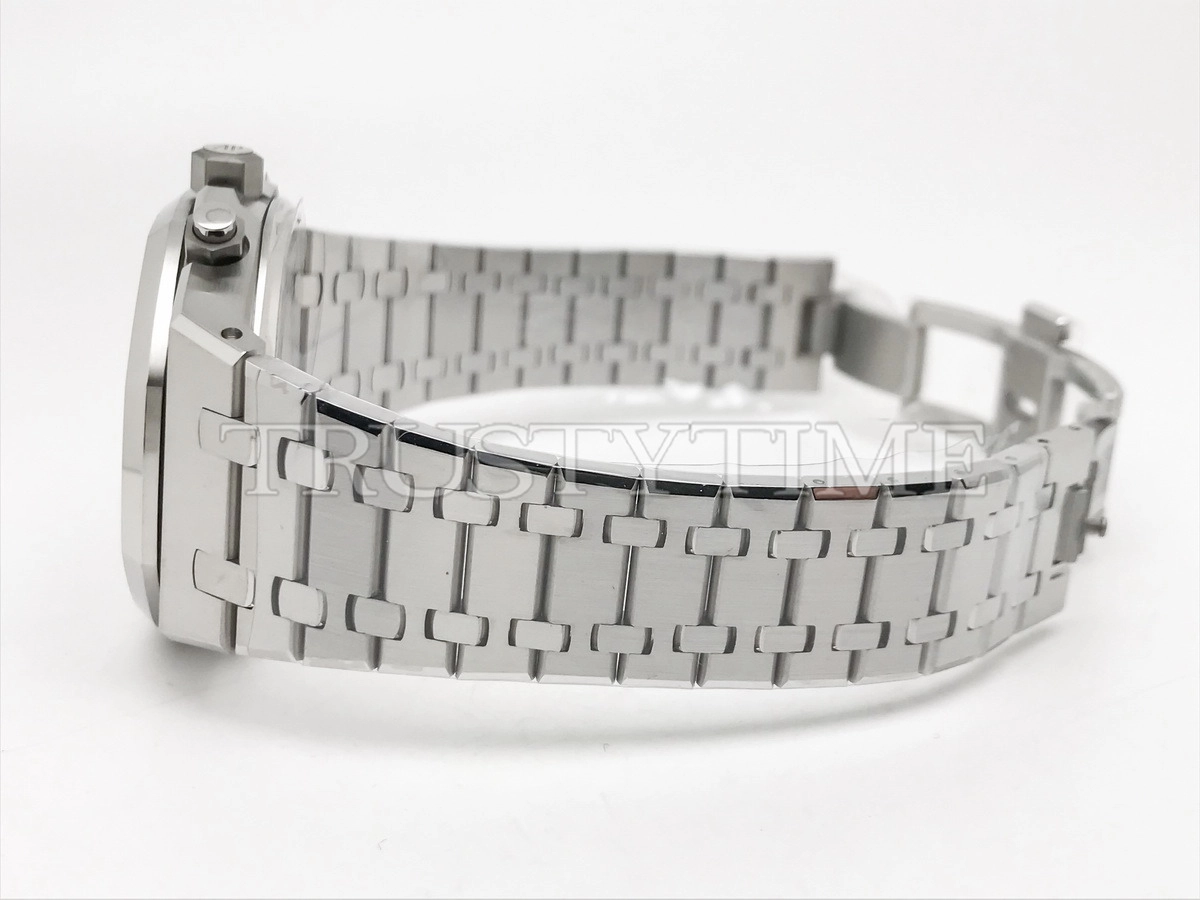 Копия часов Audemars Piguet Royal Oak Selfwinding Chronograph 26240ST.OO.1320ST.05