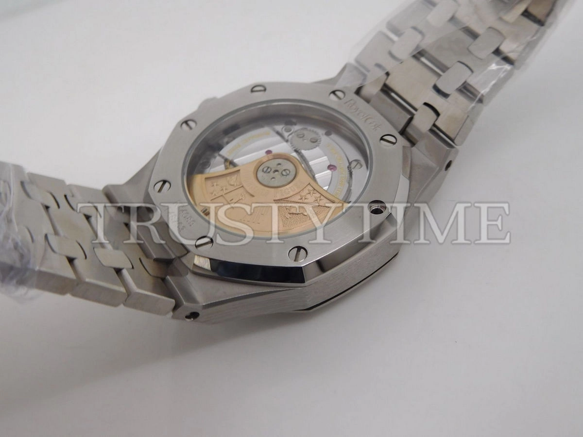 Копия часов Audemars Piguet Royal Oak Frosted 37mm 15454BC.GG.1259BC.01