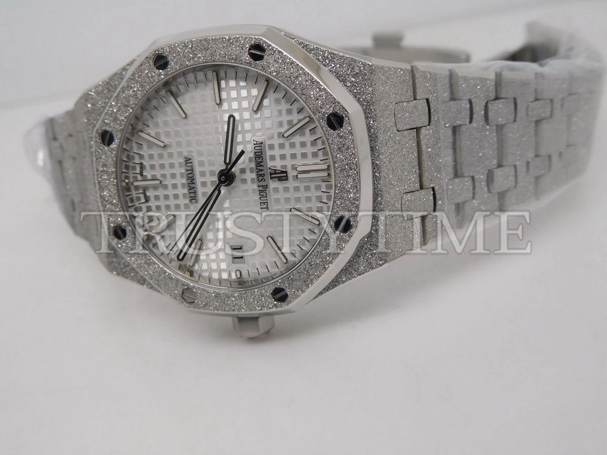 Копия часов Audemars Piguet Royal Oak Frosted 37mm 15454BC.GG.1259BC.01