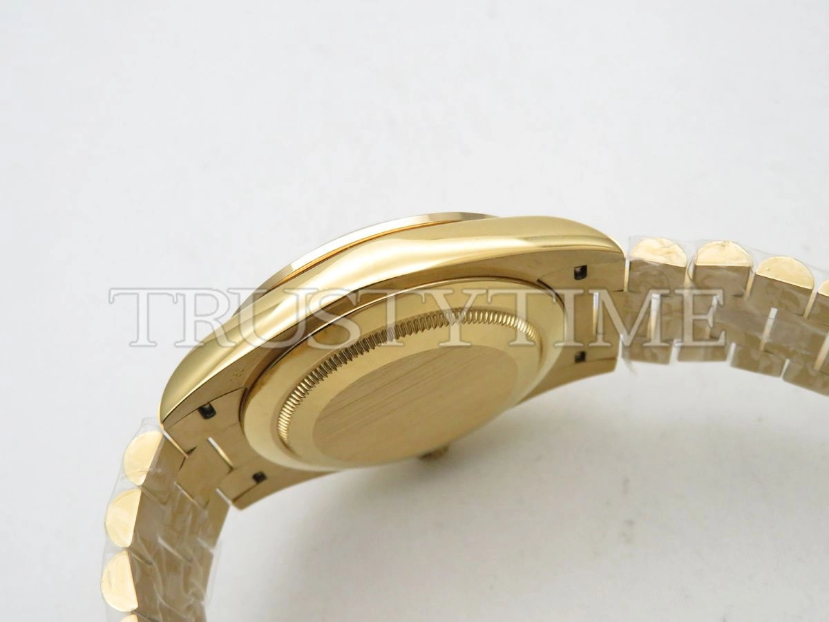 Копия часов Rolex Day-Date 40mm 228348RBR-0004