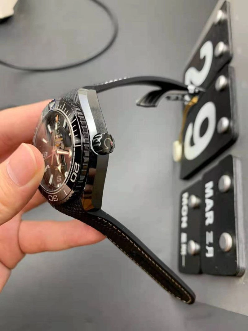 Копия часов Omega Planet Ocean 45,5 мм Deep Black