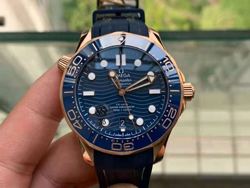 Копия часов Omega Seamaster Diver 300m Rose Gold Blue