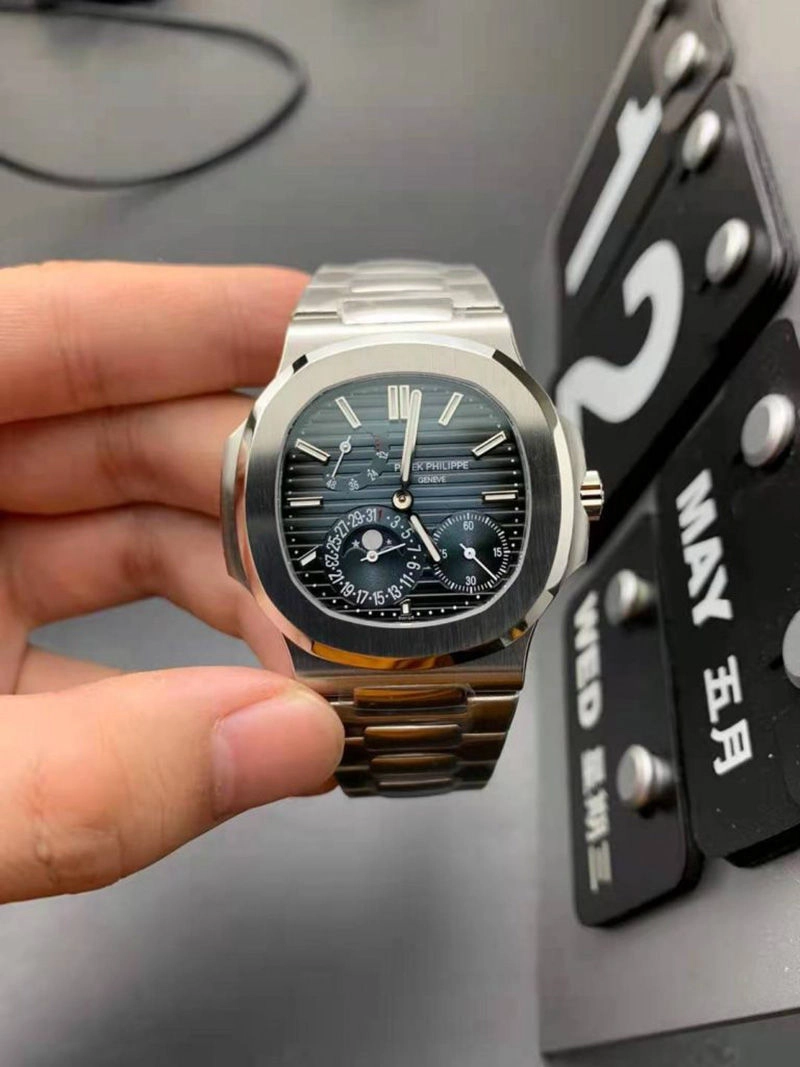 Реплика Patek Philippe MoonPhase 5712