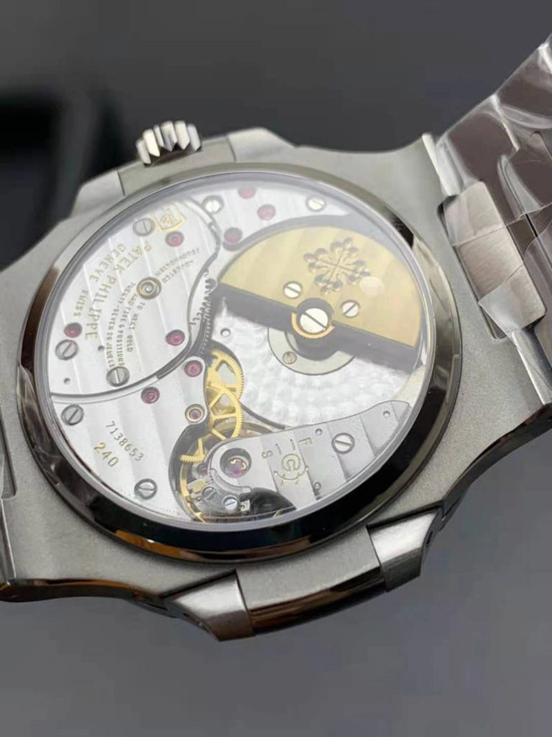 Реплика Patek Philippe MoonPhase 5712